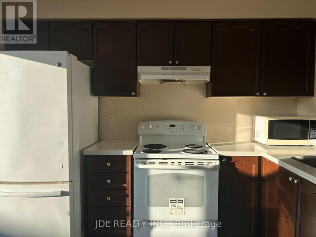 Building Photo - 233 Rouge River Dr