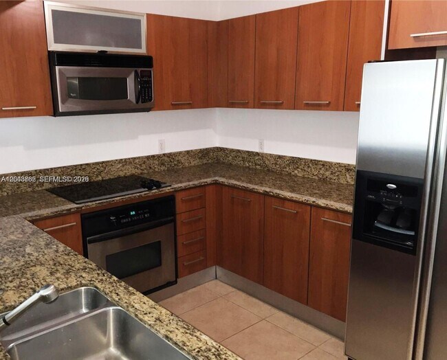 Foto del edificio - 9066 SW 73rd Ct