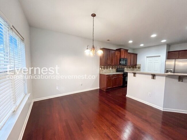 Building Photo - 200 Suttles Dr SW