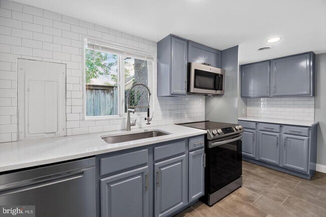 Foto del edificio - 1727 Forestville Rd