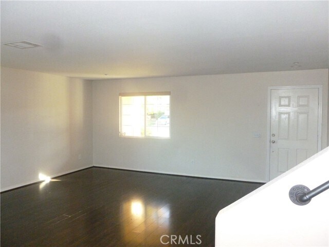 Foto del edificio - 9349 Golden Lantern Rd