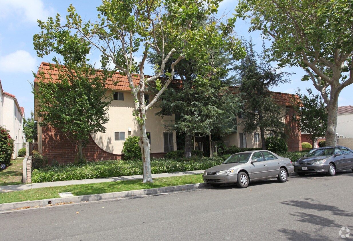 Foto del edificio - 18430 Arline Ave