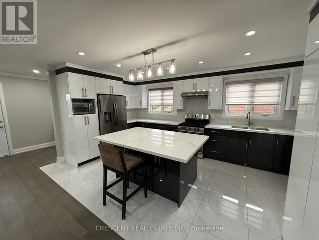 Building Photo - 3941-3941 Longo Cir