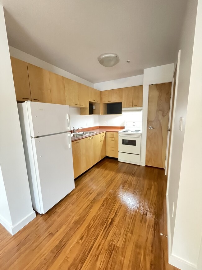 Building Photo - 238-238 Selby St