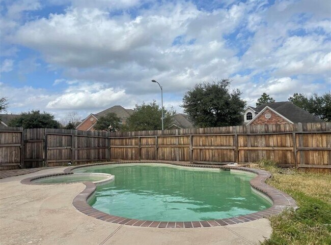 Foto del edificio - 15130 Live Oak Bend Way