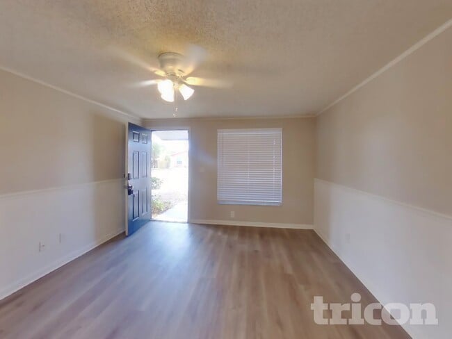 Foto del edificio - 907 Briarcliff Dr