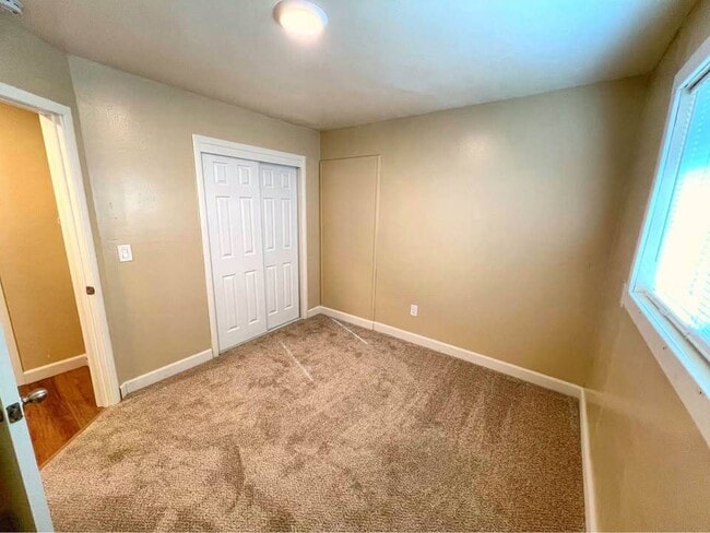 Building Photo - 4160 Oro Ln