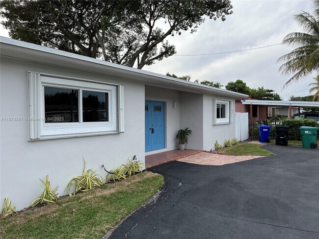 Foto del edificio - 550 NE 174th St