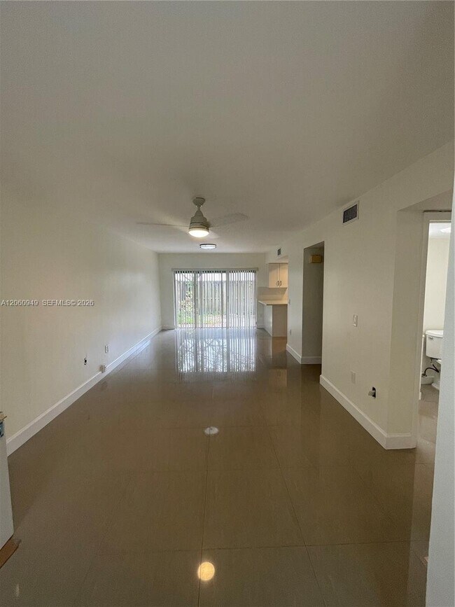 Foto del edificio - 12370 SW 52nd Pl