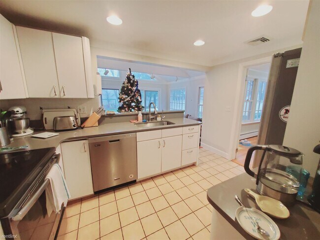 Building Photo - 3 br, 2 bath House - 349 Ponus Rdg