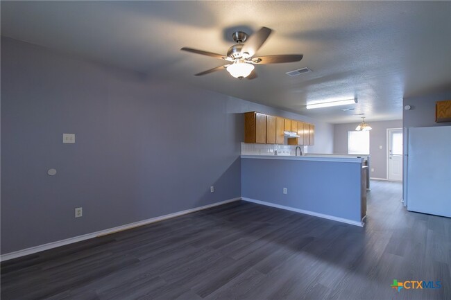 Building Photo - 3409 Toledo Dr