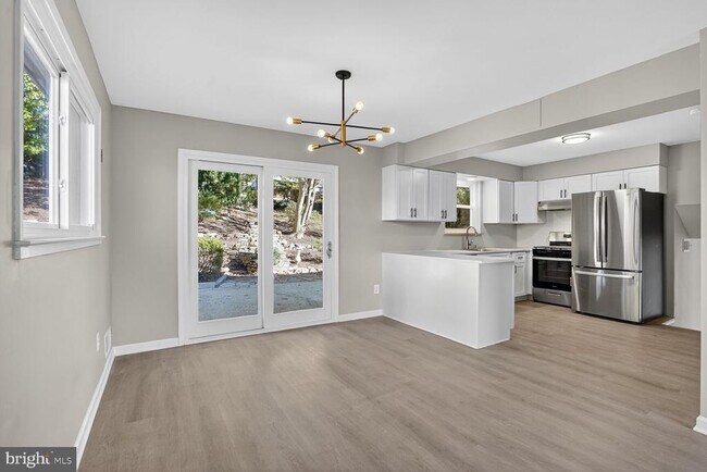 Foto del edificio - 5307 Kepler Ln