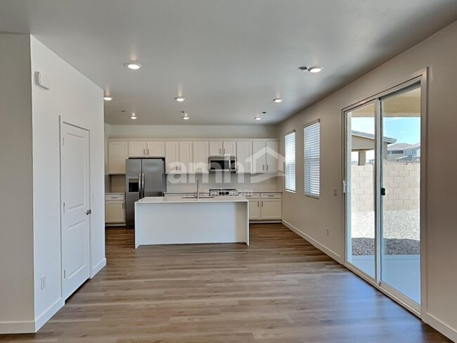 Building Photo - 6469 E Paseo Baranda
