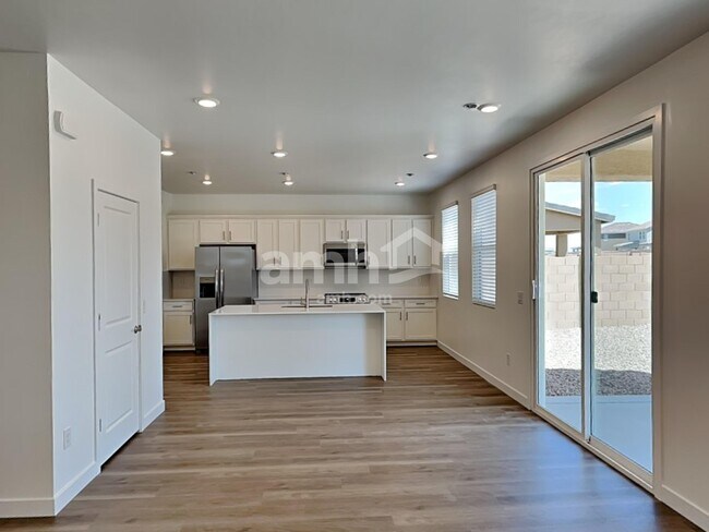 Building Photo - 9620 E Friedel Dr