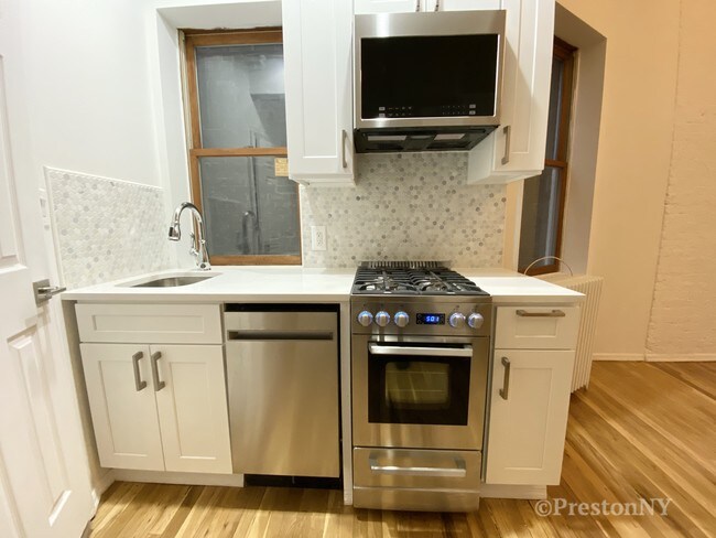 Foto del edificio - 222 E 21st St
