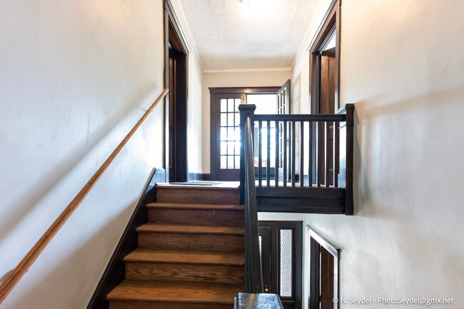 Stairway - 865 Blaine St