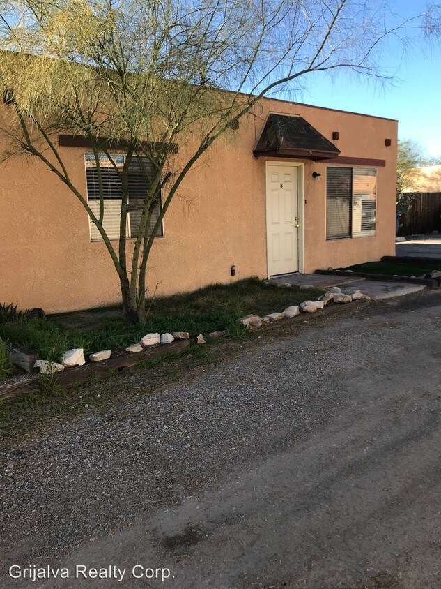 Primary Photo - 3529 E Monte Vista Dr
