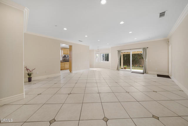 Foto del edificio - 146 W Le Roy Ave