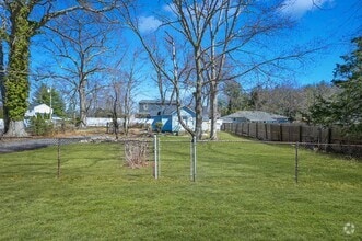 Building Photo - 427 Browns Rd