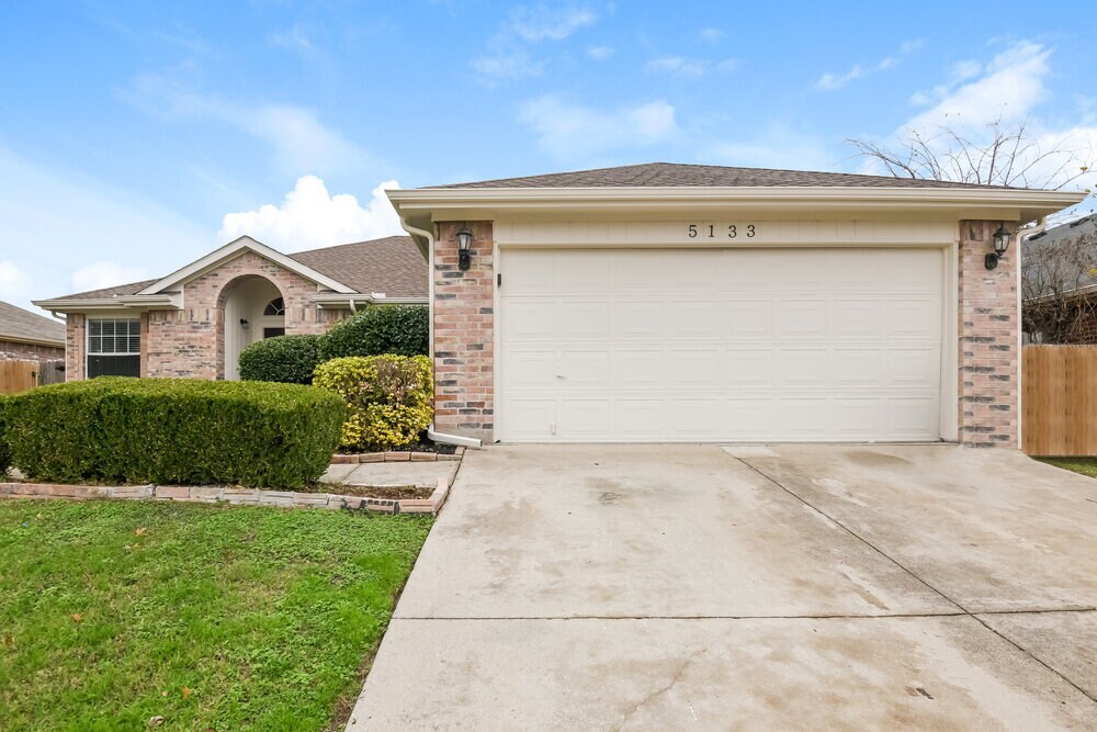 Foto principal - 5133 Eastcreek Dr