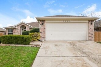 Building Photo - 5133 Eastcreek Dr