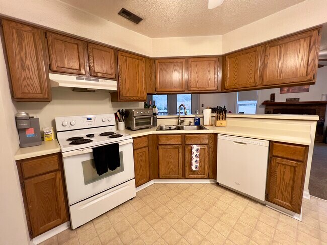 Building Photo - 510 Greenfield Pl