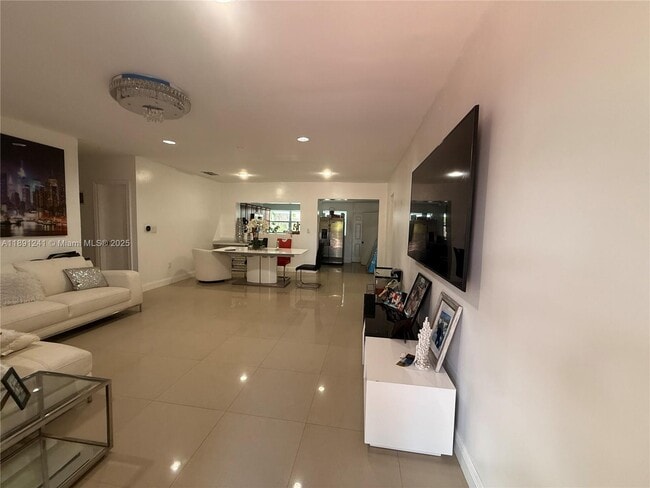 Building Photo - 16030 Miami Dr