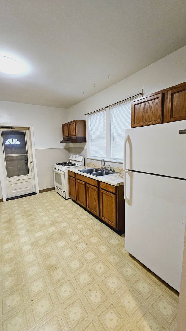 Building Photo - 351 East 3rd Street - Single Family Home