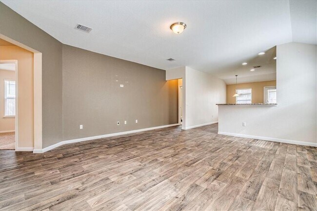 Foto del edificio - 617 Callahan Ln