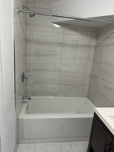 Building Photo - 4827 Rue Saint-Urbain