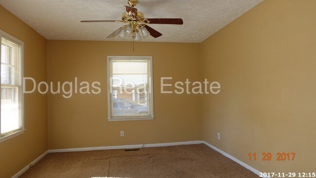 Building Photo - 3940 Welmont Dr