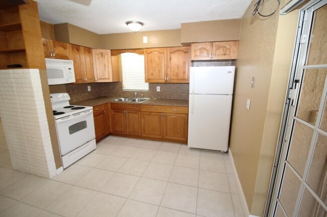 Foto del edificio - 551 SE 15th St