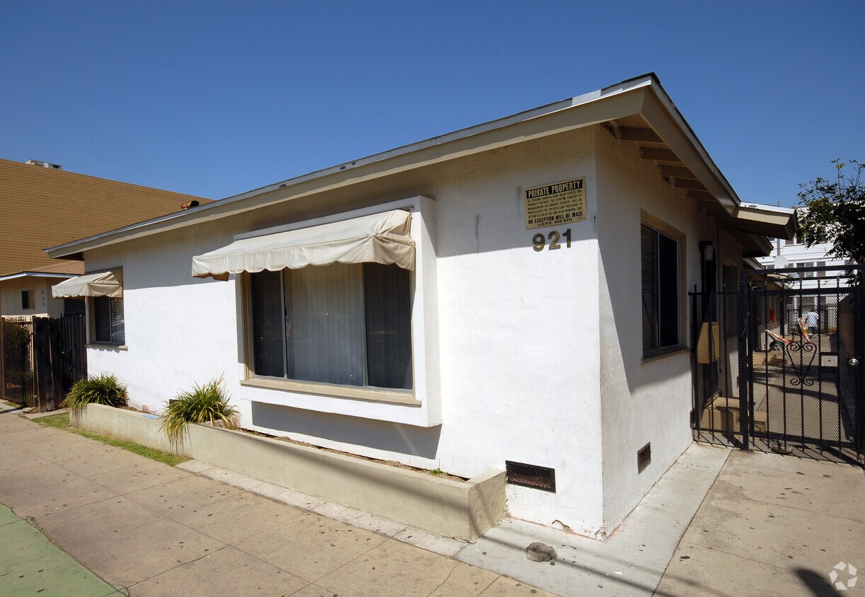 Primary Photo - 921 E 5th St
