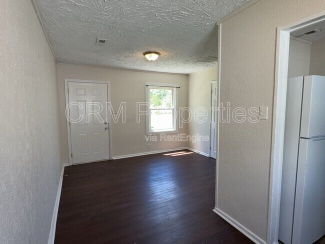 Foto del edificio - 4537 Fletcher Ave