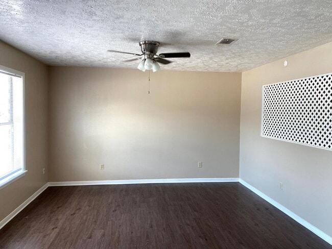 Foto del edificio - Cozy 2/2 Duplex Available for Prelease!