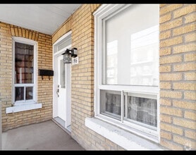 Building Photo - 196 Av 2E