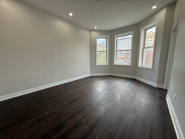 Foto del edificio - 2533 S Drake Ave