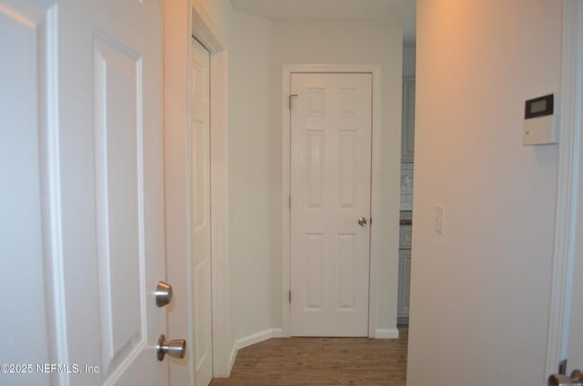 Building Photo - 7061 Civic Club Dr