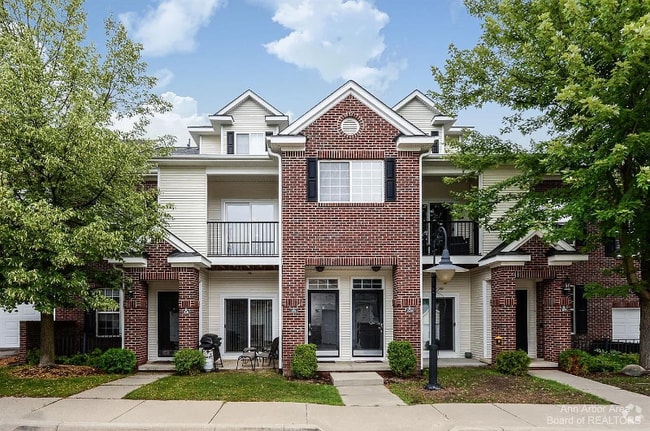Building Photo - 229 Scio Village Ct