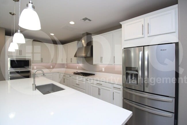 Building Photo - 20874 E Cattle Dr