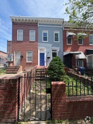 Building Photo - 2571 McCulloh St