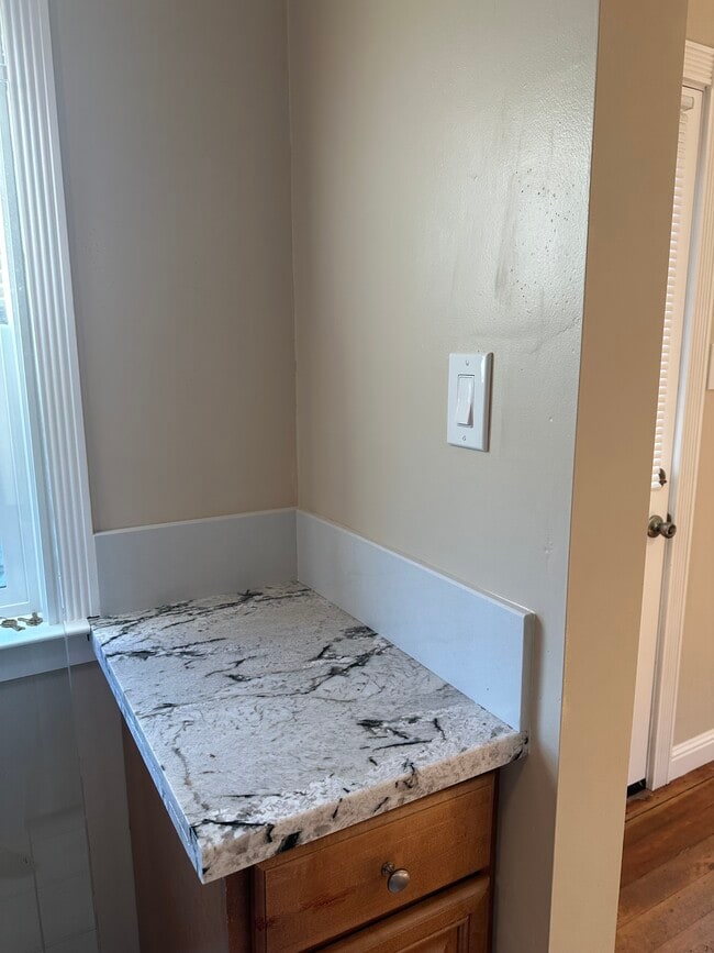 Building Photo - 119 Commercial St