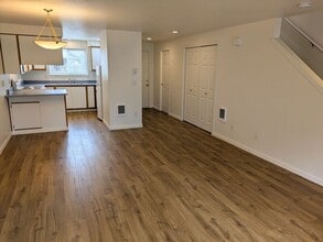 Building Photo - 17987 SW 115th Ave