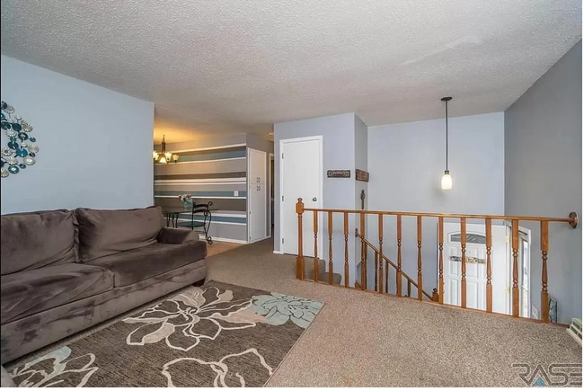 Building Photo - 204 N Fanelle Ave