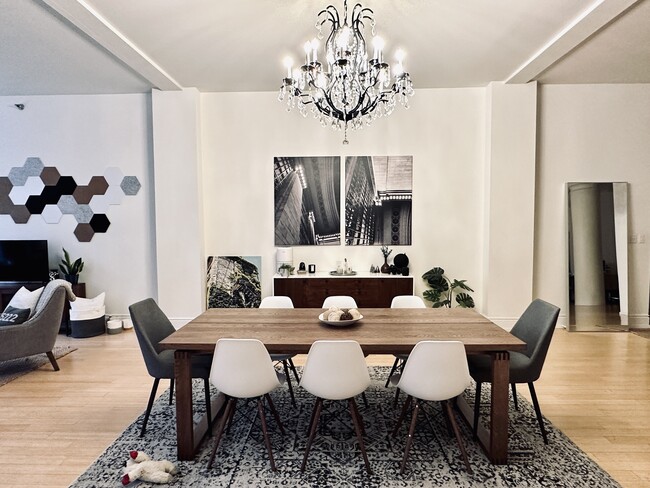 Building Photo - 930 Penn Ave