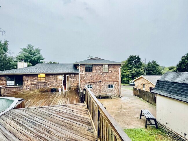 Building Photo - 3108 Rollingstone Dr