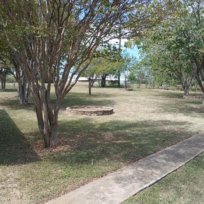 Foto del edificio - 1531 Co Rd 269