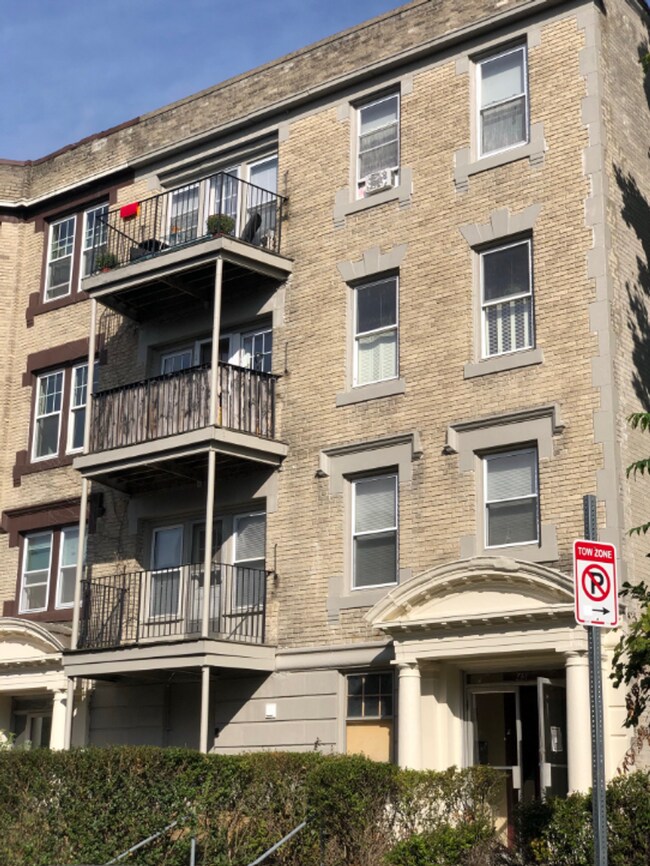 Building Photo - Great 2 Bed in Allston for September 1, 2026
