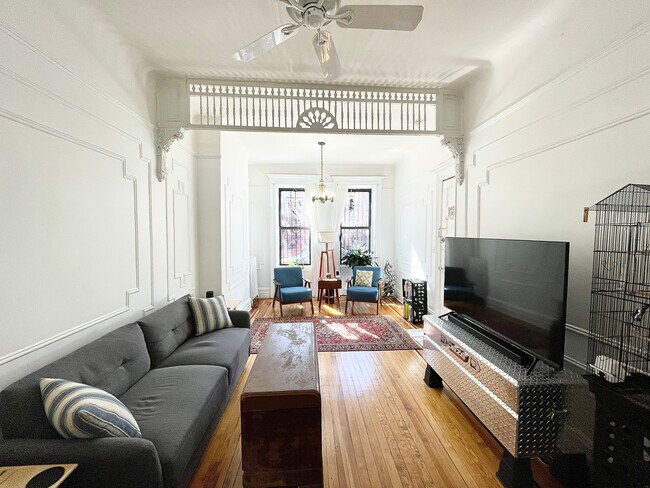 Foto del edificio - 447 Jefferson Ave