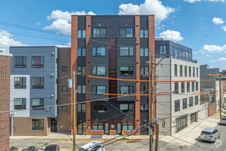 Building Photo - The Crown on Leland